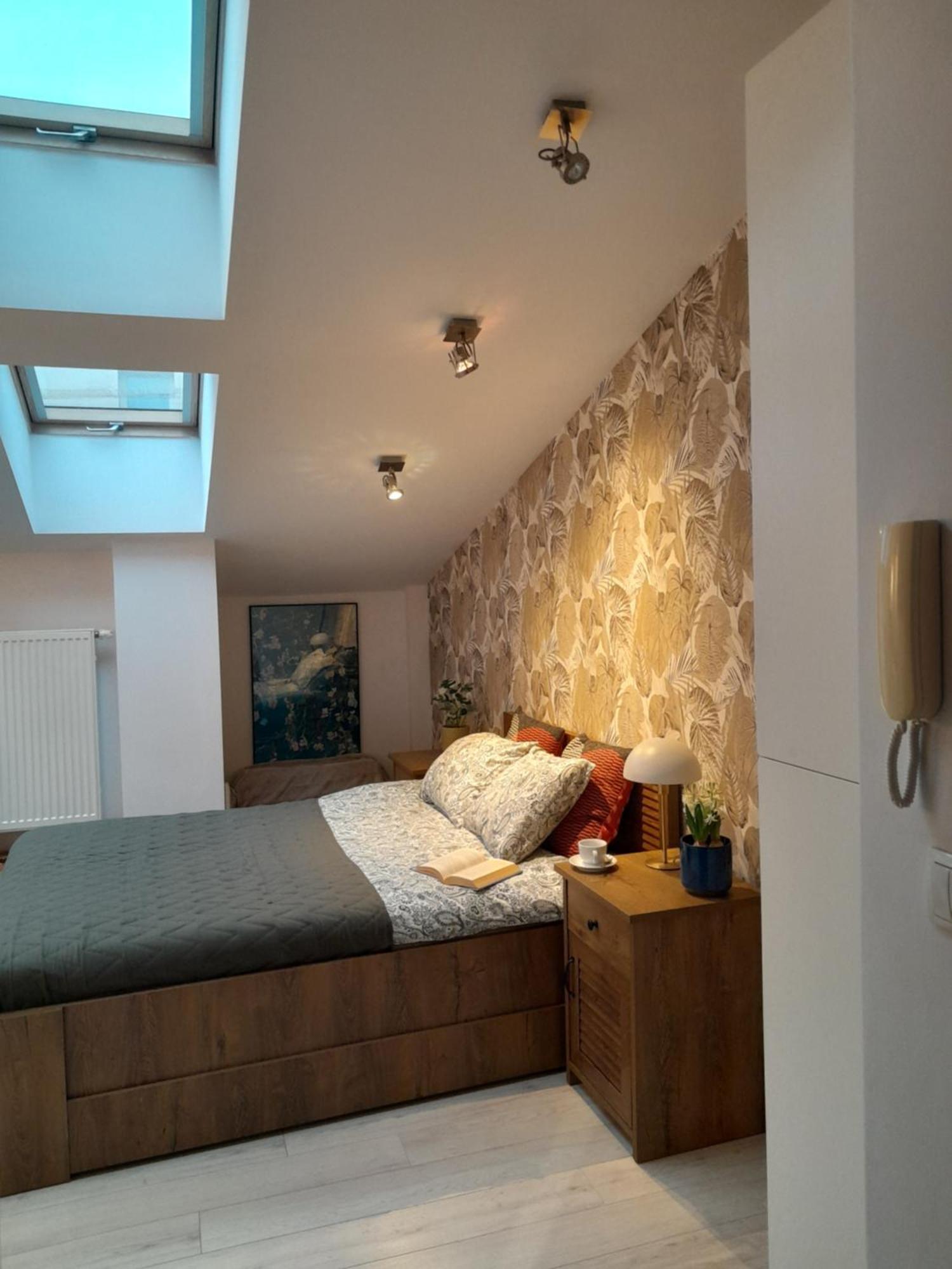 Old Town Premium Apartment Kazimierz - Synagogue View Krakow Bagian luar foto